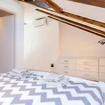 Majkovica - 4 Bedroom With Private Pool & En-suite Bathrooms & Parking