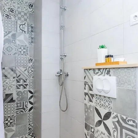 Majkovica - 4 Bedroom With Private Pool & En-suite Bathrooms & Parking * Orasac