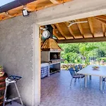 Majkovica - 4 Bedroom With Private Pool & En-suite Bathrooms & Parking Villa *