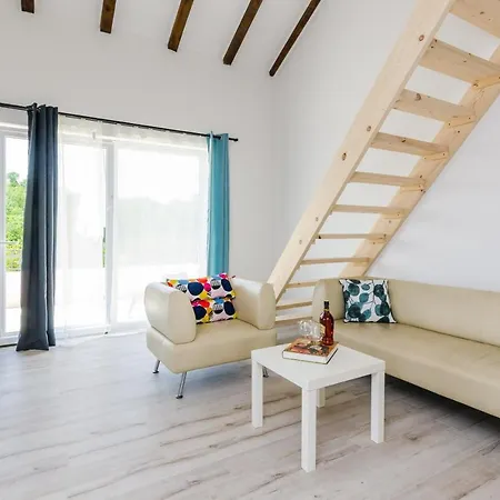 Majkovica - 4 Bedroom With Private Pool & En-suite Bathrooms & Parking Villa *