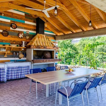 Βίλα Majkovica - 4 Bedroom With Private Pool & En-suite Bathrooms & Parking Orasac