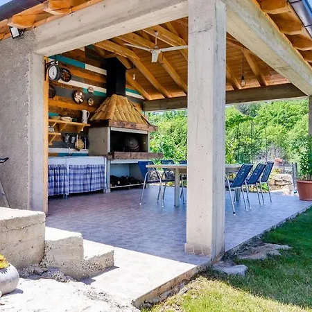 Majkovica - 4 Bedroom With Private Pool & En-suite Bathrooms & Parking Βίλα *
