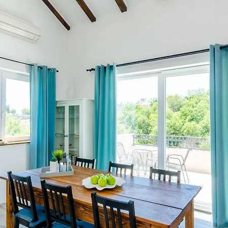 Majkovica - 4 Bedroom With Private Pool & En-suite Bathrooms & Parking Villa *