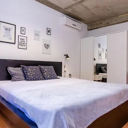 Majkovica - 4 Bedroom With Private Pool & En-suite Bathrooms & Parking