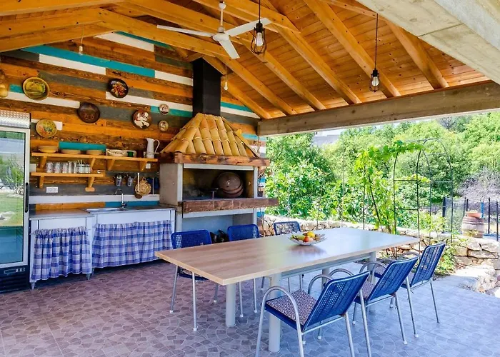 Villa Majkovica - 4 Bedroom With Private Pool & En-suite Bathrooms & Parking Orasac