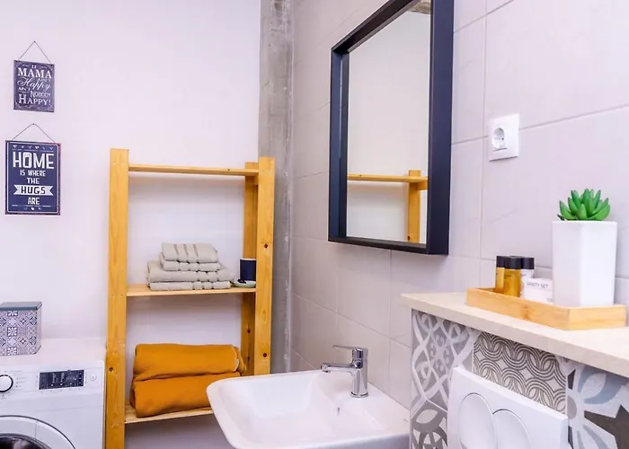 Villa Majkovica - 4 Bedroom With Private Pool & En-suite Bathrooms & Parking