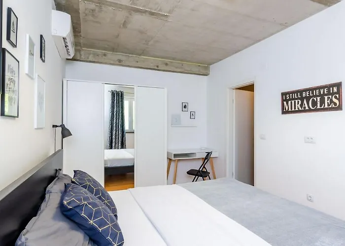 Majkovica - 4 Bedroom With Private Pool & En-suite Bathrooms & Parking Villa